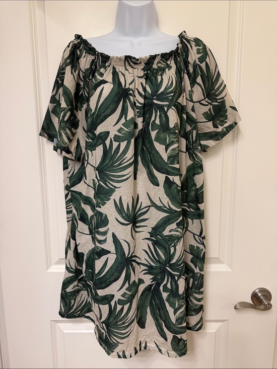 H&M Other - H&M Beige and Dark Green Tropical Off-Shoulder Swim Coverup